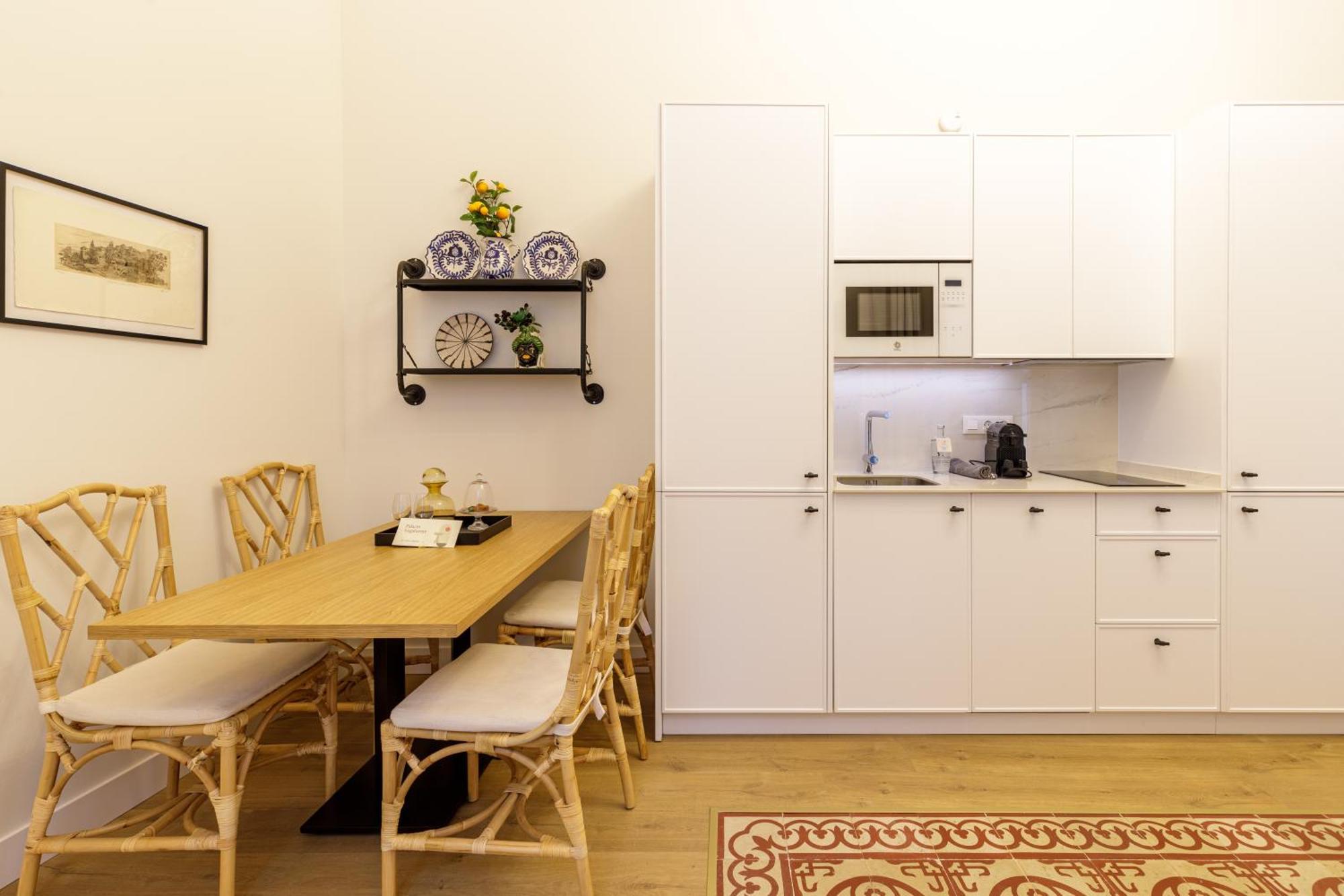 Apartamento Palacio Vegafuente By Caleta Homes *